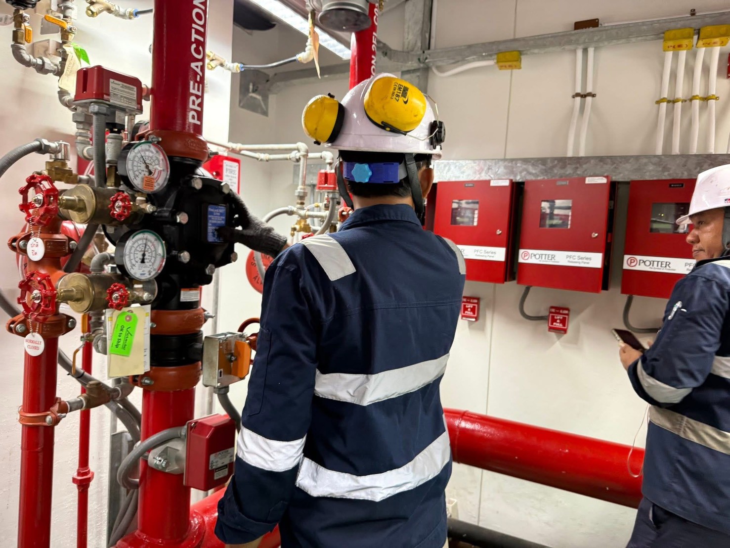 ให้คำปรึกษา<span>โดยวิศวกร</span>&nbsp;วิชาชีพ<span>พร้อม</span>&nbsp;รับรองตามมาตรฐาน